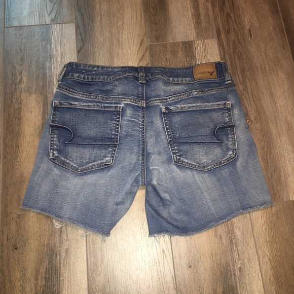 SOLD american eagle light wash jean shorts - Picture 3 of 6
